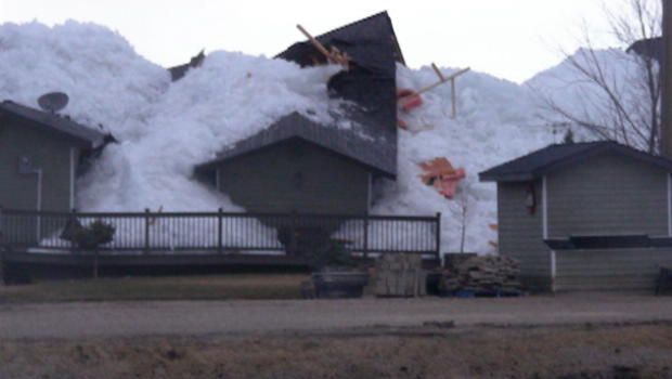 Incredibile tsunami di ghiaccio nel Manitoba 