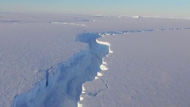 Antartide: distacco di un Iceberg gigante 