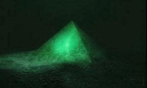 Azzorre: scoperta una maestosa piramide nei fondali dell'oceano