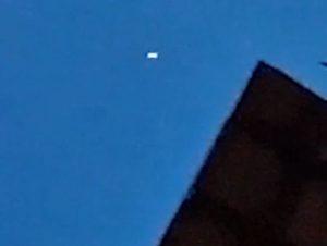 Spettacolare avvistamento Ufo nel cielo di Roma