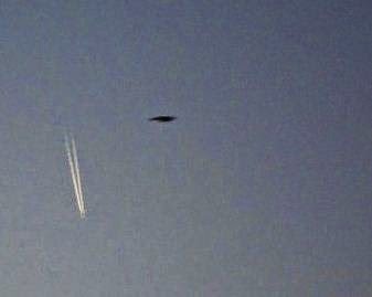 Avvistato Ufo vicino aereo passeggieri