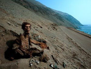 Il terremoto in Cile fa uscire delle mummie dalla loro tomba