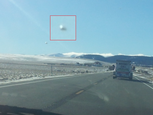 Ufo invisibile ad occhio nudo ripreso con una fotocamera