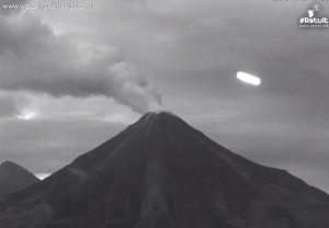 Avvistato ovni sopra il vulcano Colima