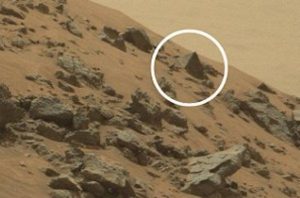 Immortalata da Curiosity una piramide su Marte